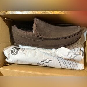 Brand new. Never worn. In original box. UGG Ascott Men’s. SIZE 10. Color Cocoa